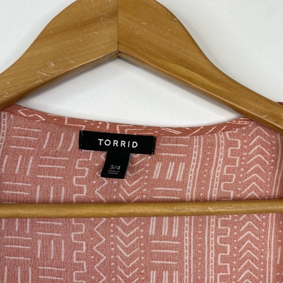 Torrid 2/3X Pink Kimono Coverup Open Top Flowy Plus Size - Picture 3 of 3